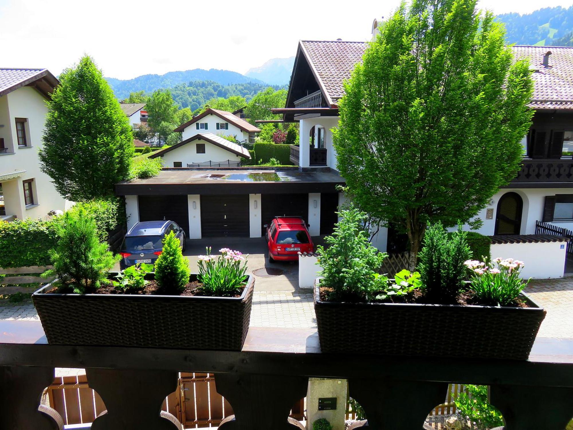 Ferienwohnung Ariane ガルミッシュ・パルテンキルヒェン エクステリア 写真