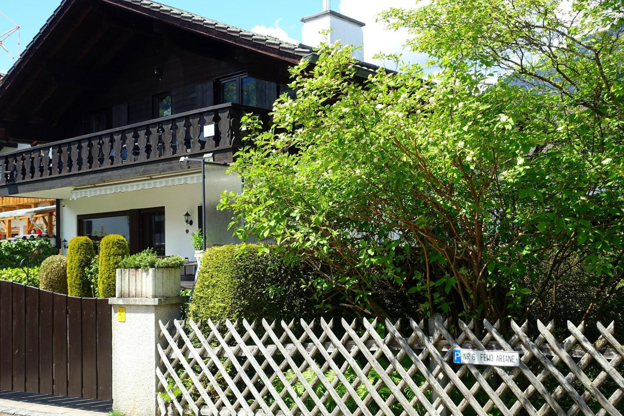 Ferienwohnung Ariane ガルミッシュ・パルテンキルヒェン エクステリア 写真
