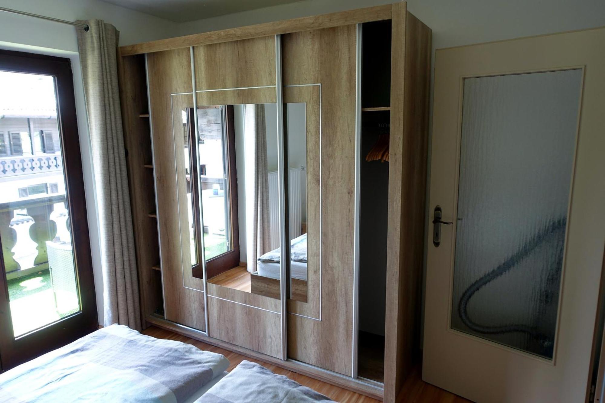 Ferienwohnung Ariane ガルミッシュ・パルテンキルヒェン エクステリア 写真